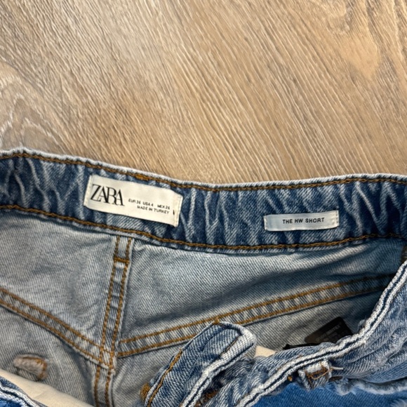 Zara- high waisted Denim Women Shorts- size 4 - Picture 3 of 5